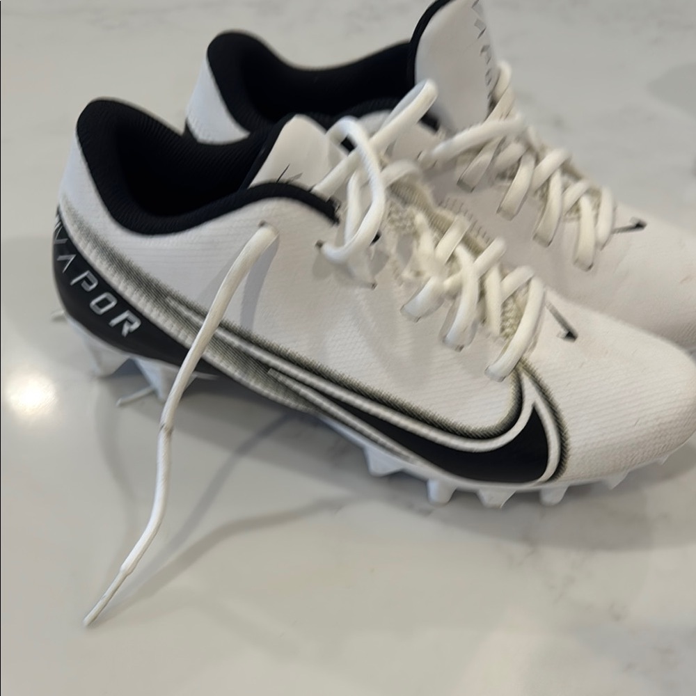 Nike White and Black Sneakers Sleek Design